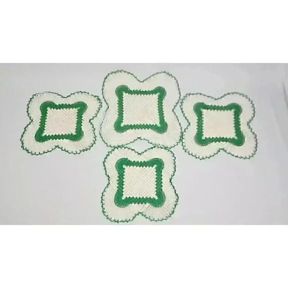 Vtg Set 4 Doilies Hand Crocheted Knitted Linen Apple Green Scalloped Kitsch - Picture 1 of 12